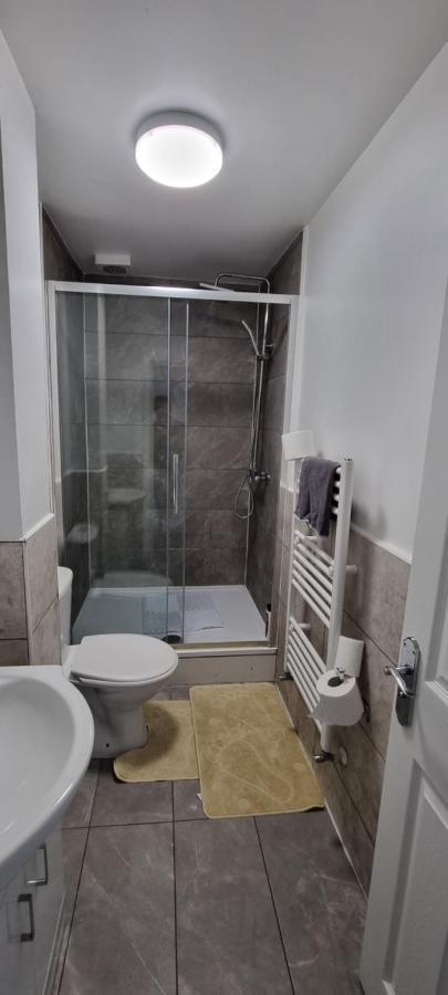 Vh Premier Flat 3 Apartment Gillingham  Ngoại thất bức ảnh